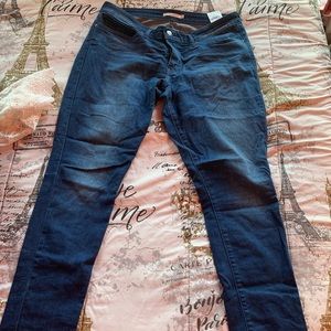 😘 711 skinny levi’s